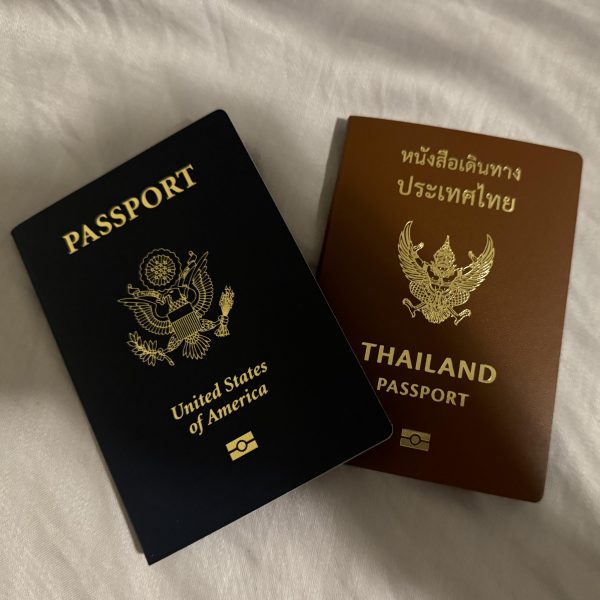 Thai and US Passports